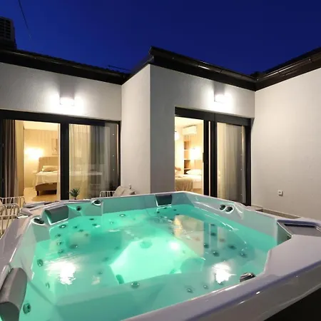 Family-friendly House With Hot Tub Pakostane, Biograd - 27949 Pakoštane