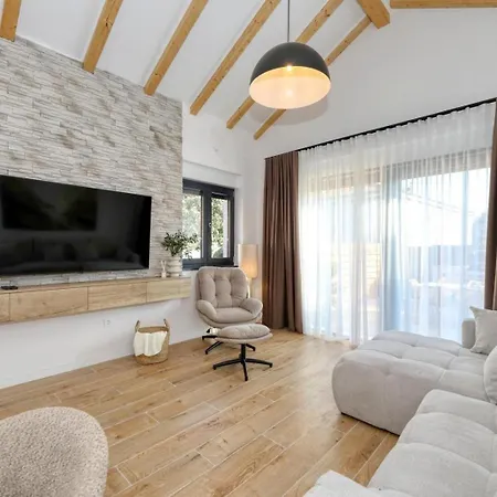 בית נופש Family-friendly House With Hot Tub Pakostane, Biograd - 27949 *