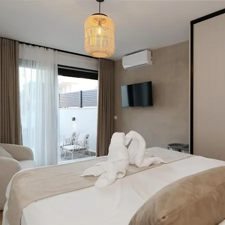 Family-friendly House With Hot Tub Pakostane, Biograd - 27949 בית נופש *