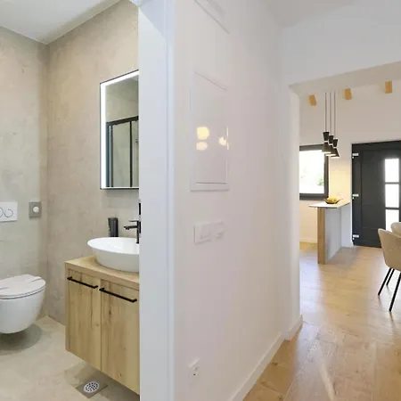 בית נופש Family-friendly House With Hot Tub Pakostane, Biograd - 27949 פאקוסטאן